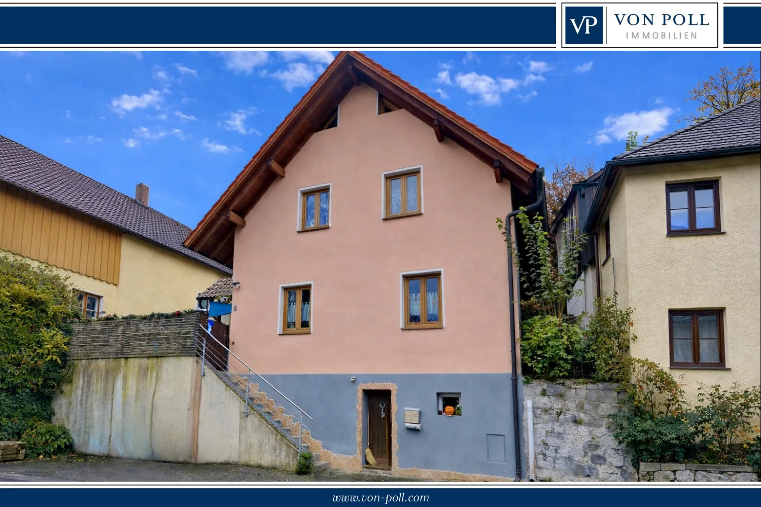 Liebevoll renoviertes Einfamilienhaus mit Garten und Doppelgarage