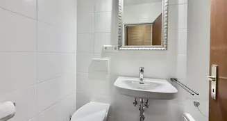 von_poll_real_estate_property_25166046_image_2