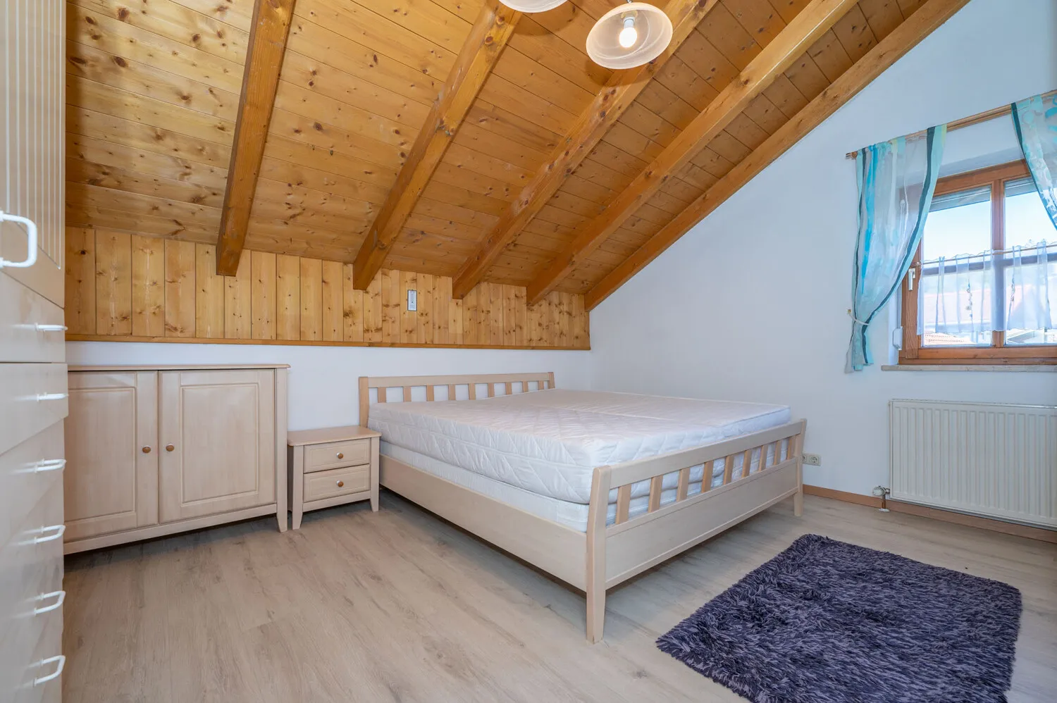 Schlafzimmer 2 OG