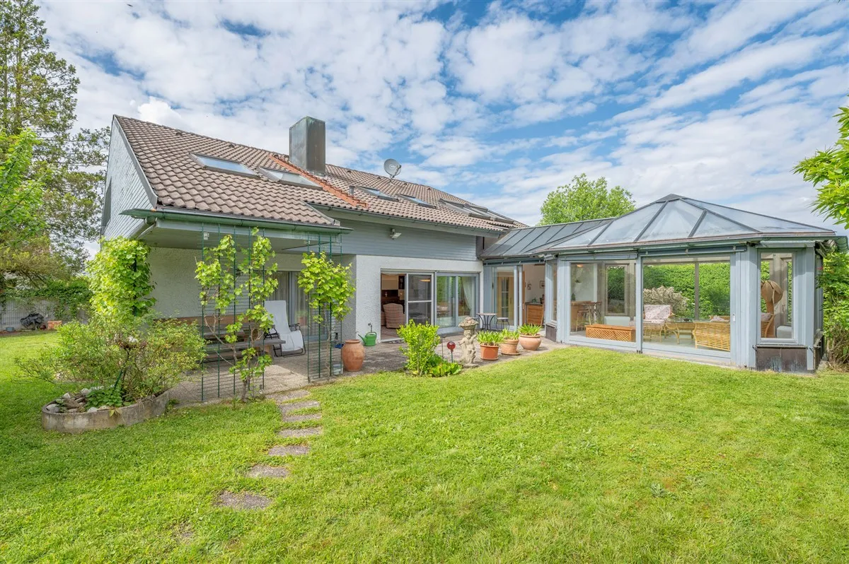 Familienparadies mit großem Südgarten | Kamin | Wintergarten | Doppelgarage