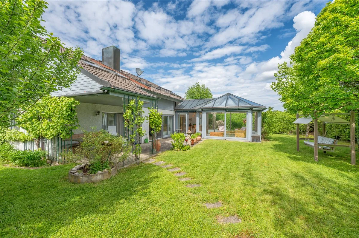Familienparadies mit großem Südgarten | Kamin | Wintergarten | Doppelgarage