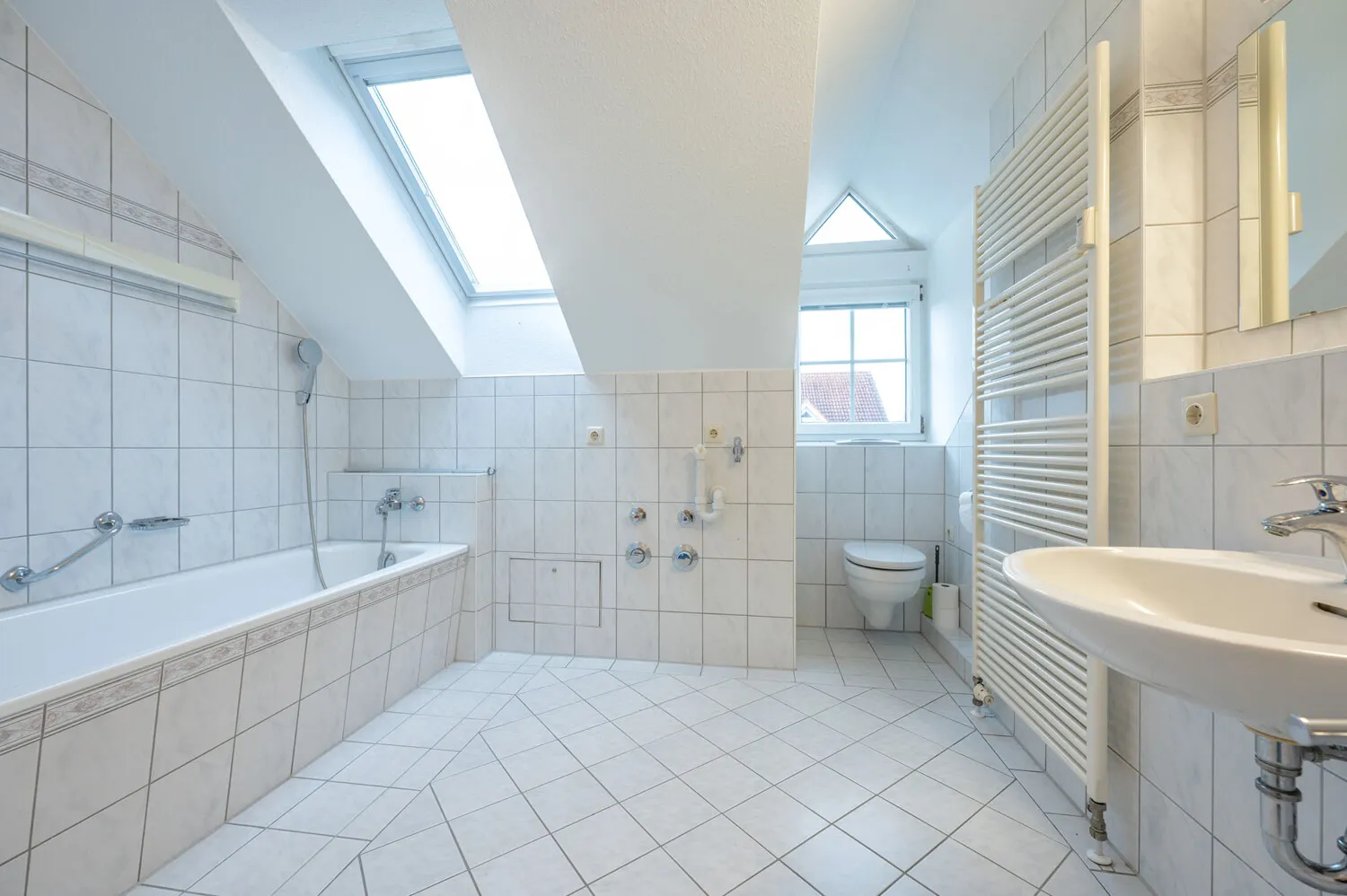 2-Zimmer-Dachgeschosswohnung in zentraler Lage von Bad Füssing