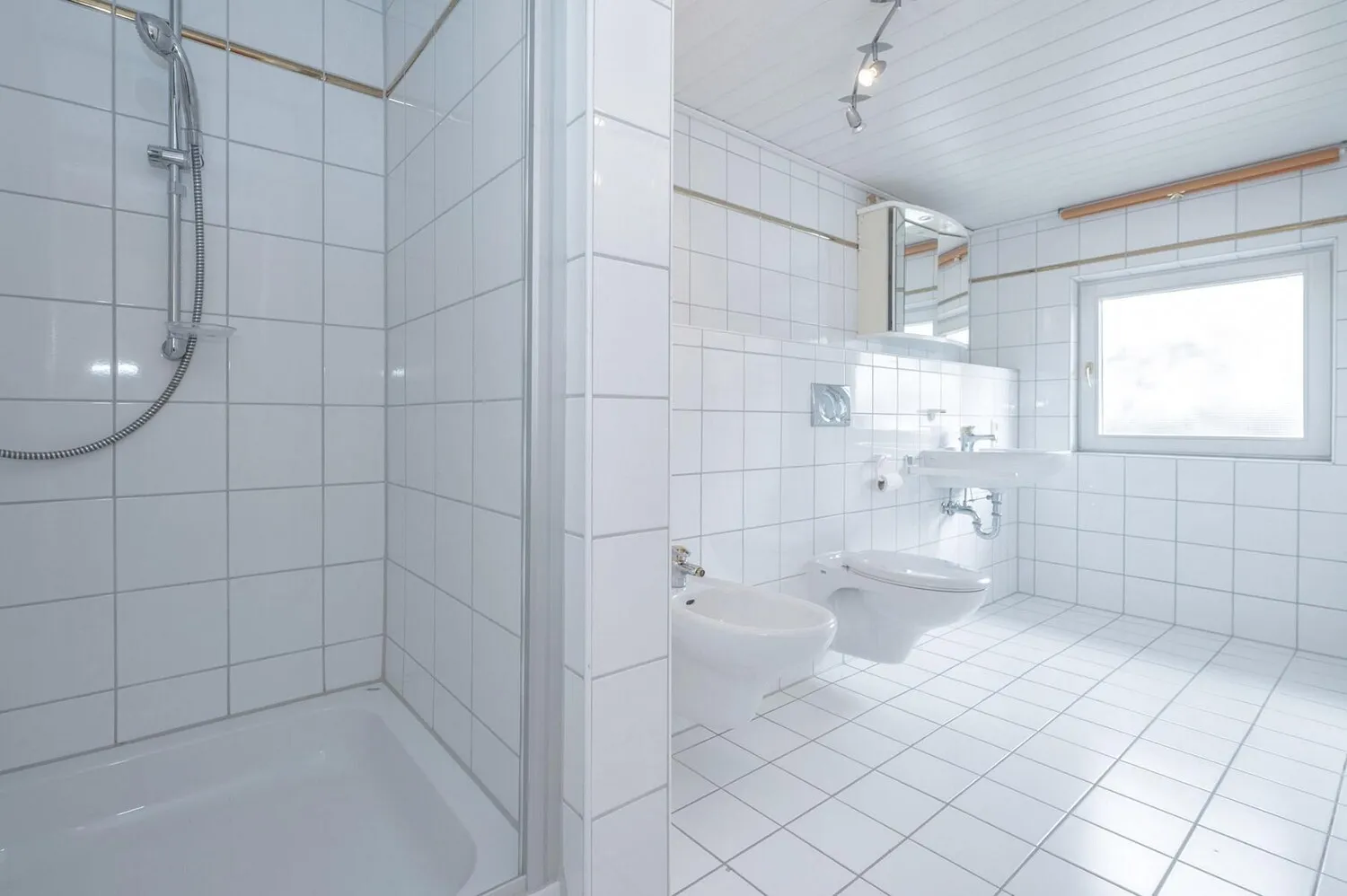 Badezimmer zum Spa-Bereich