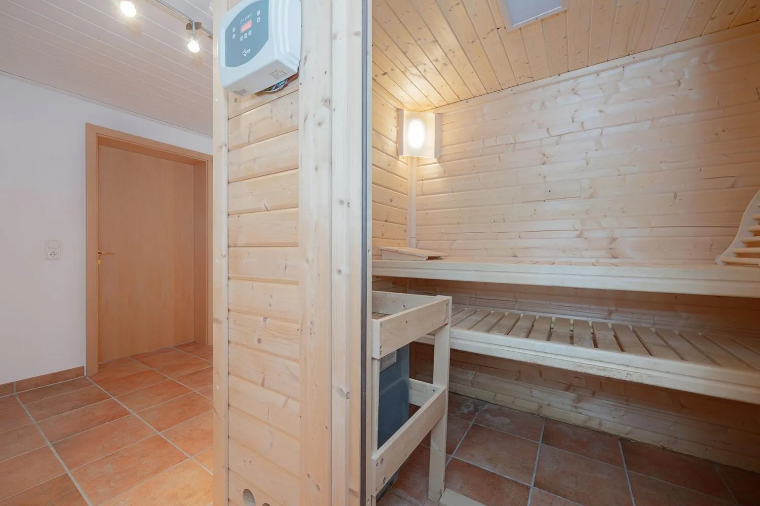 Sauna, kleiner Spa-Bereich