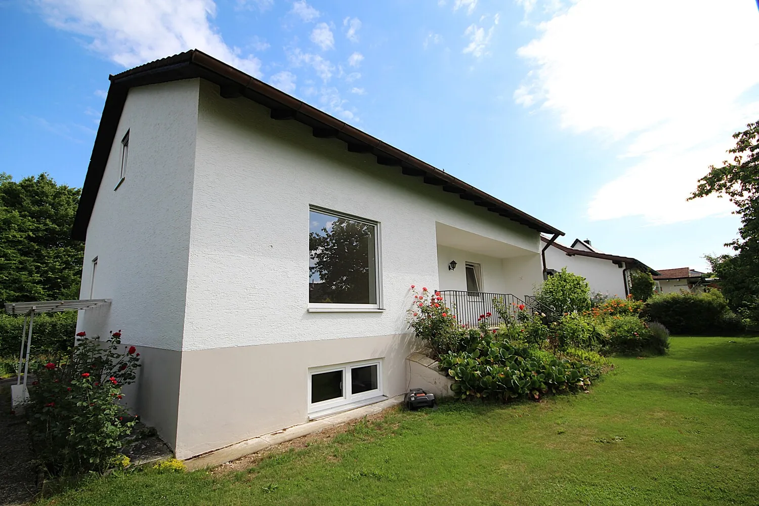 Großzügiges Einfamilienhaus mit großem Garten