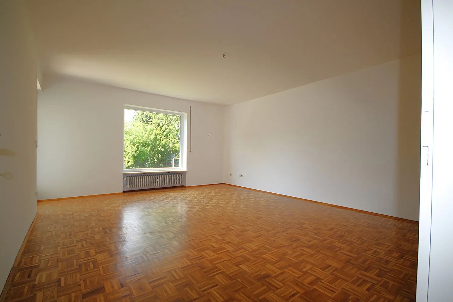 Großzügiges Einfamilienhaus mit großem Garten
