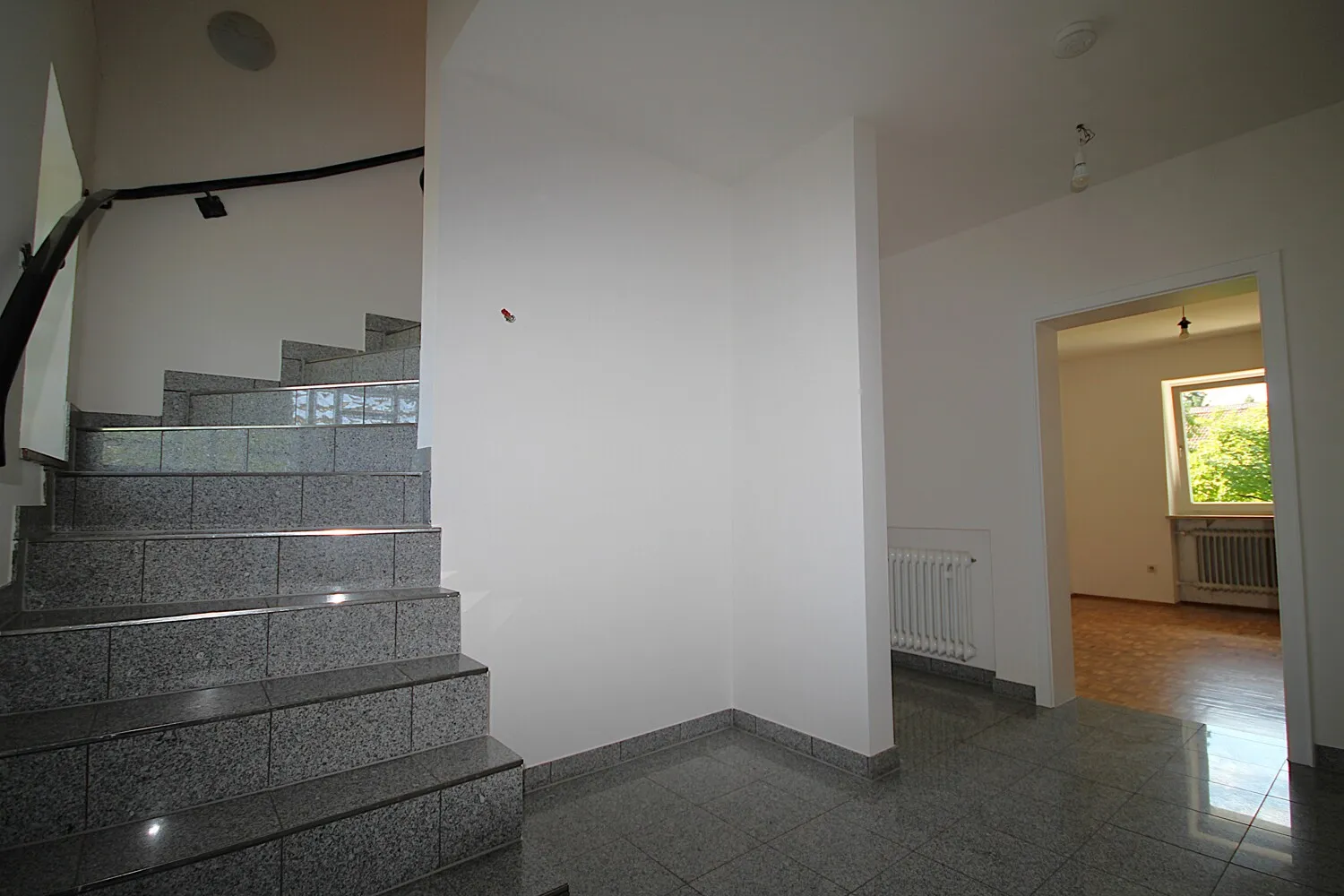 Großzügiges Einfamilienhaus mit großem Garten