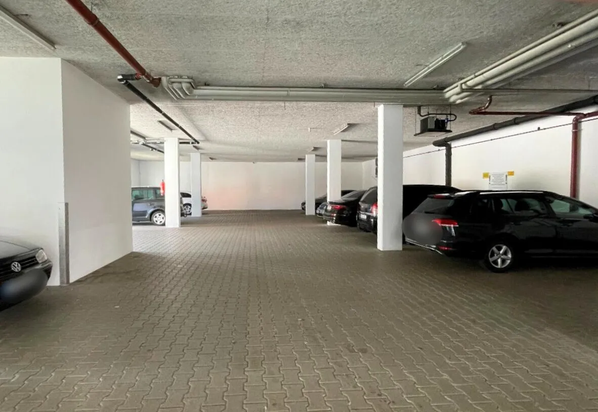 Stellplätze Garage