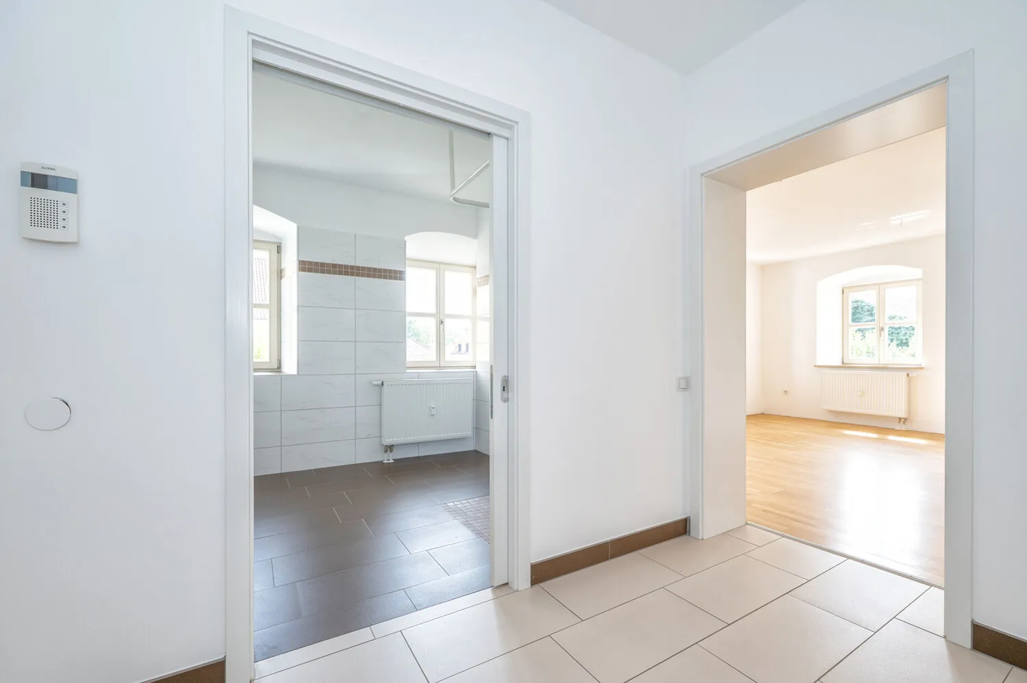 Lichtdurchflutete 2-Zimmer-Wohnung mit Balkon und Parkettkomfort