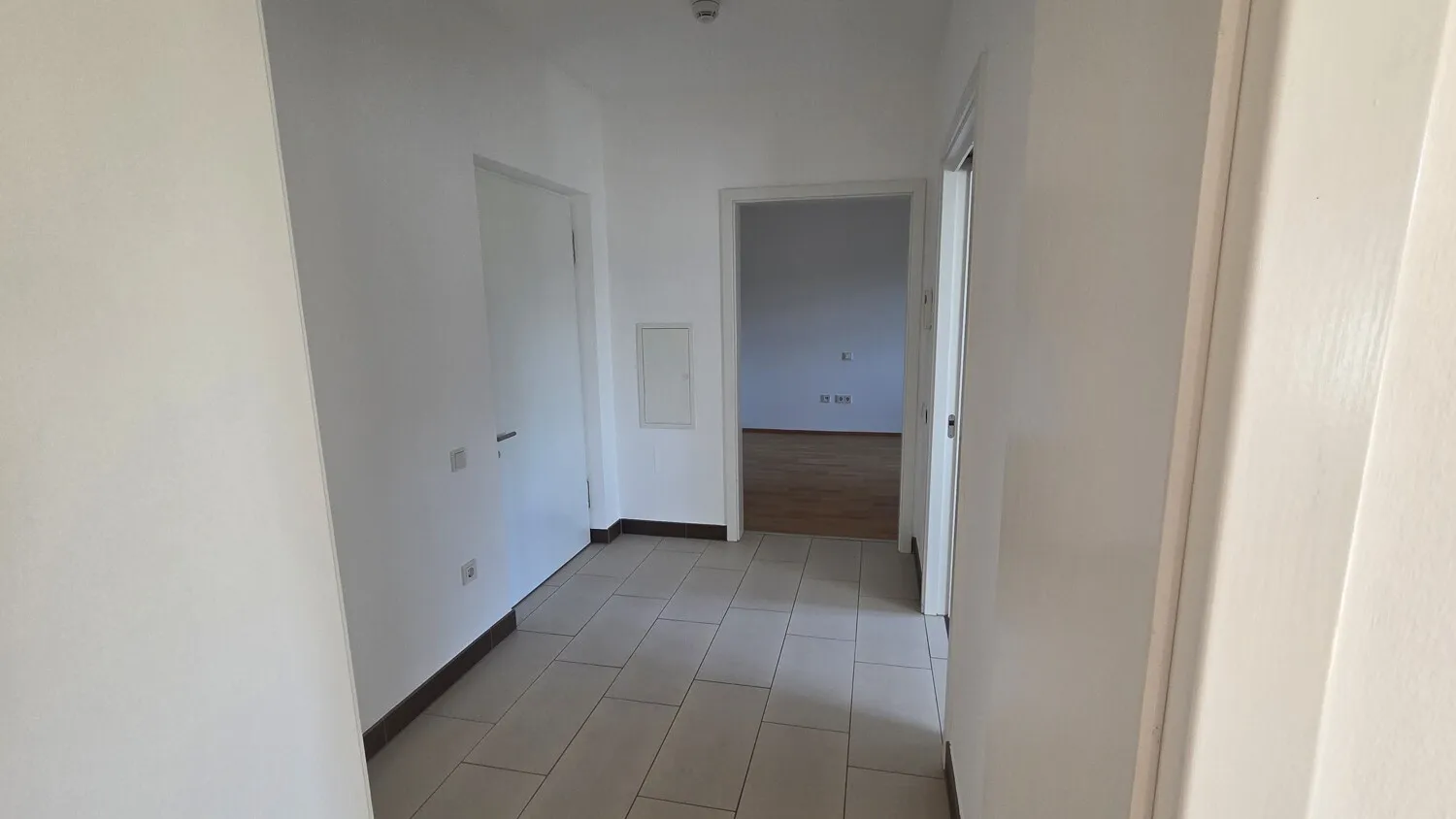 Lichtdurchflutete 2-Zimmer-Wohnung mit Balkon und Parkettkomfort