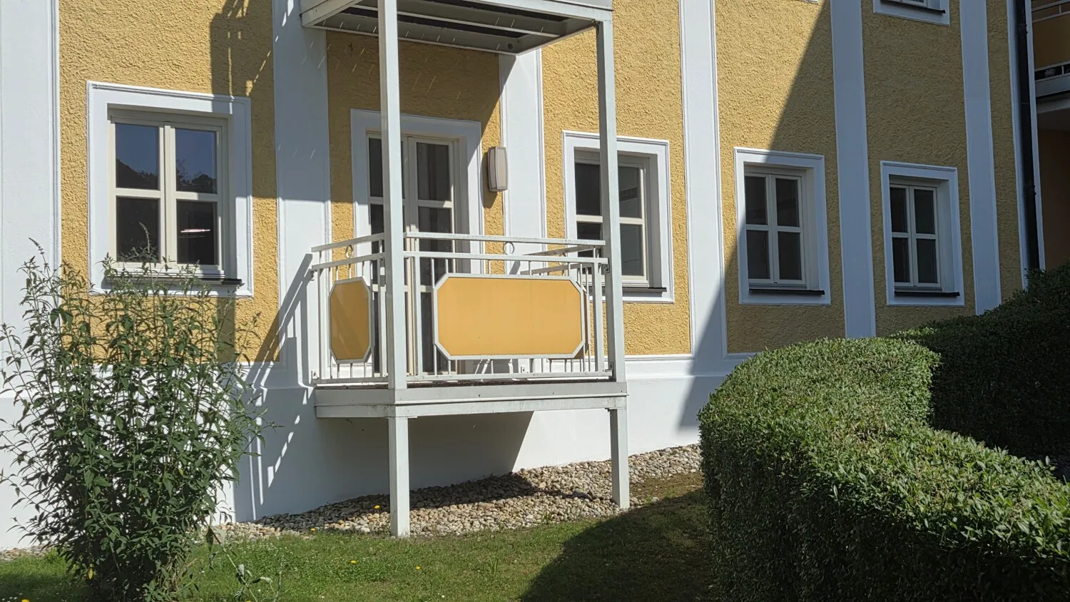 Lichtdurchflutete 2-Zimmer-Wohnung mit Balkon und Parkettkomfort