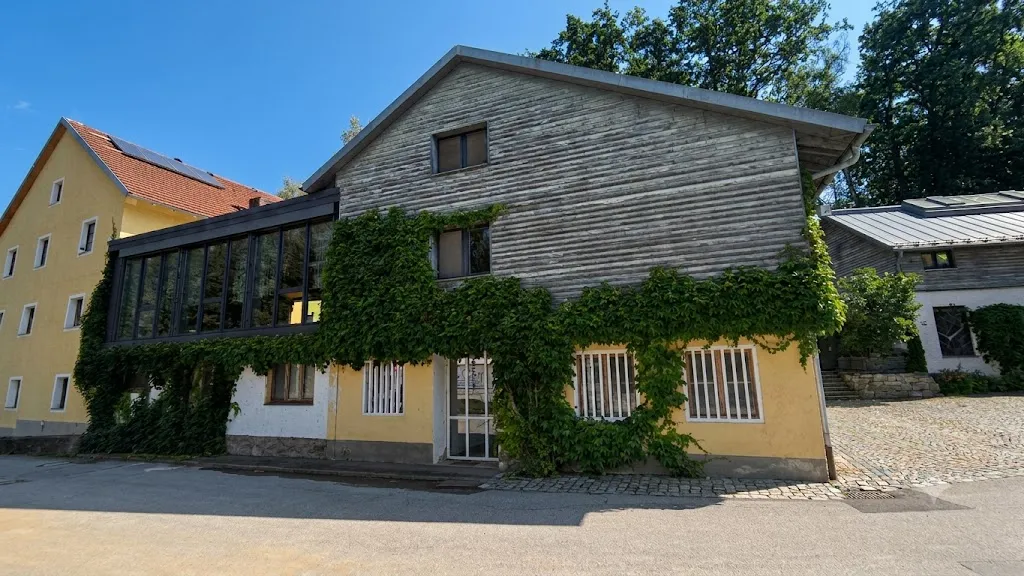 Großzügige 2-Zi.-Wohnung im Grünen