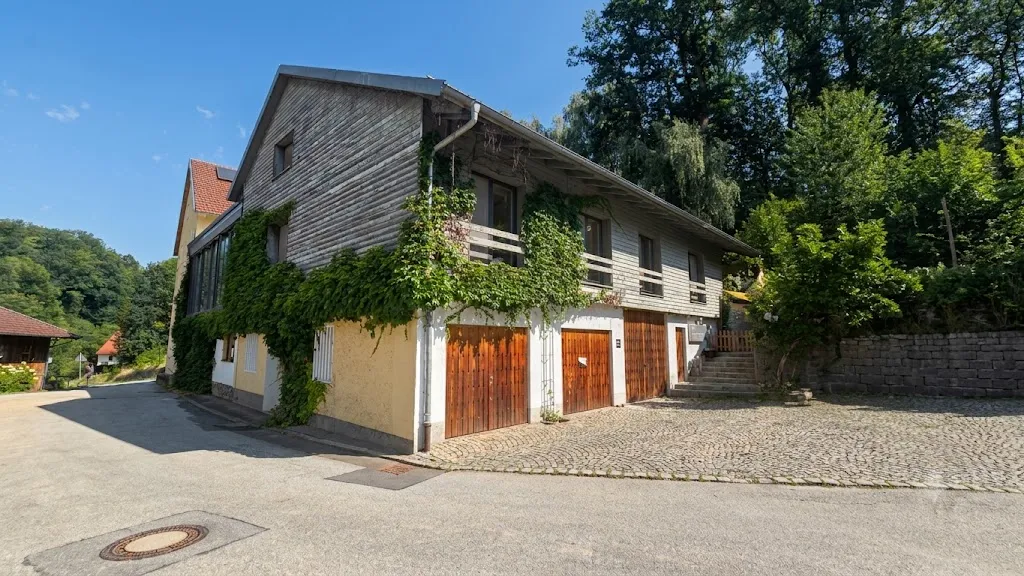 Großzügige 2-Zi.-Wohnung im Grünen