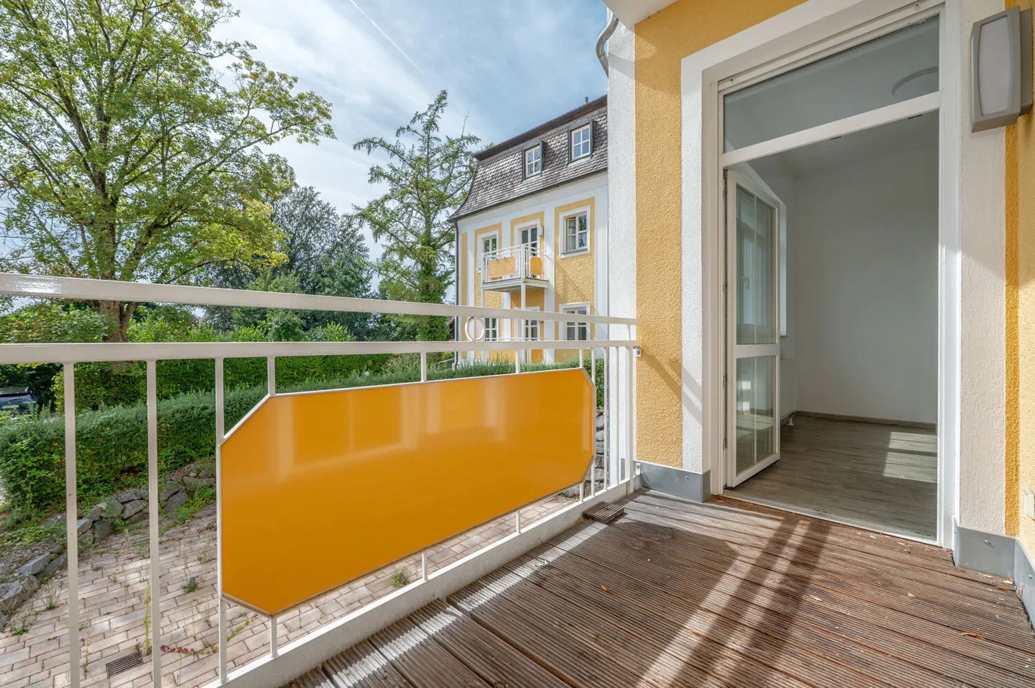 Ehemalige Praxisräume zum Rückbau
in 4 Wohnungen mit 234,39 m²