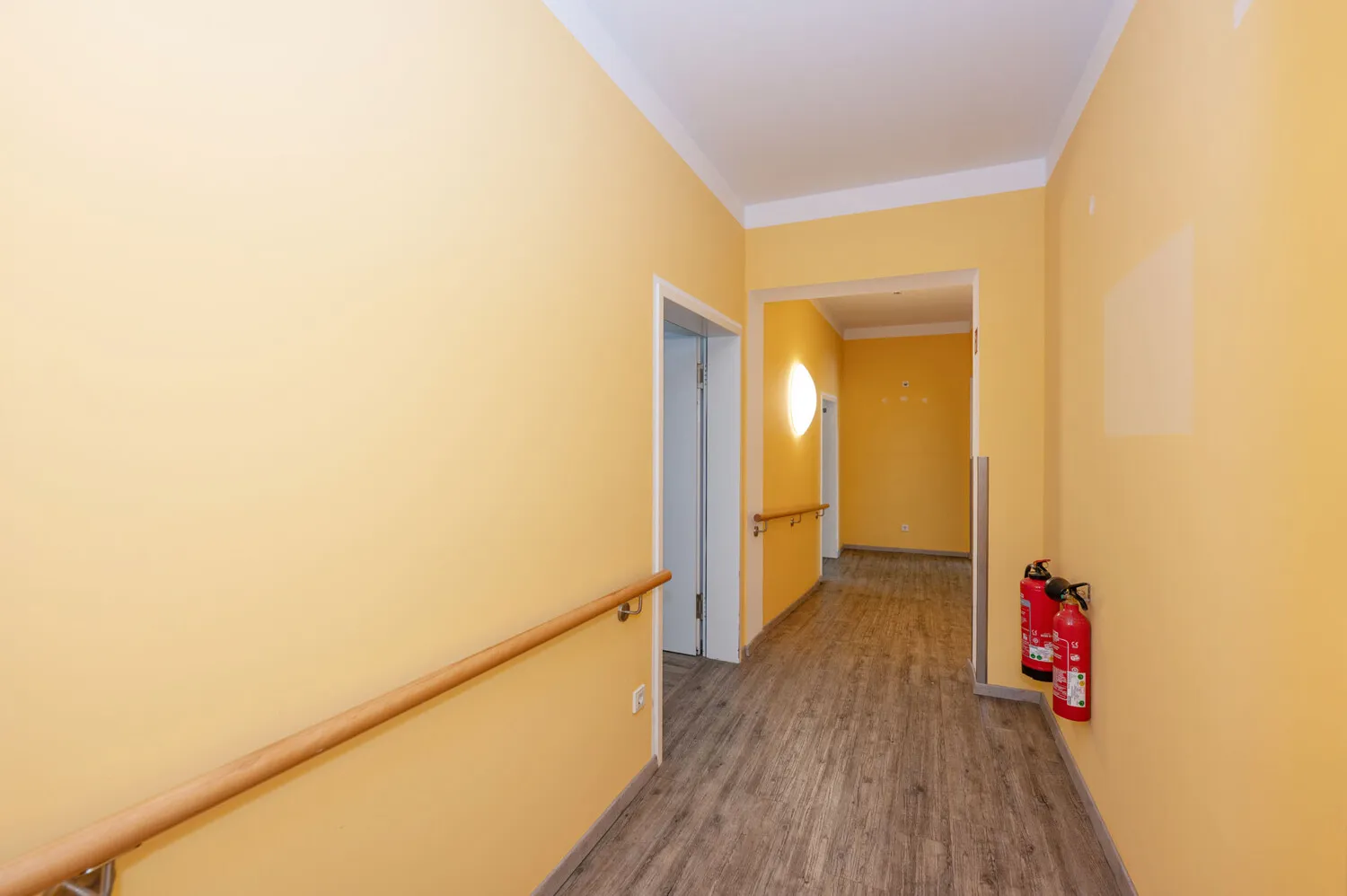 Ehemalige Praxisräume zum Rückbau
in 4 Wohnungen mit 234,39 m²