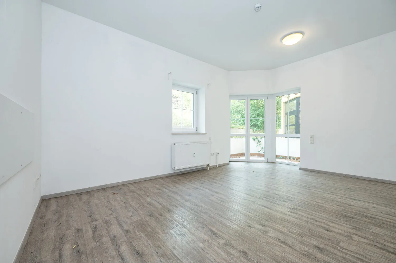Ehemalige Praxisräume zum Rückbau
in 4 Wohnungen mit 234,39 m²