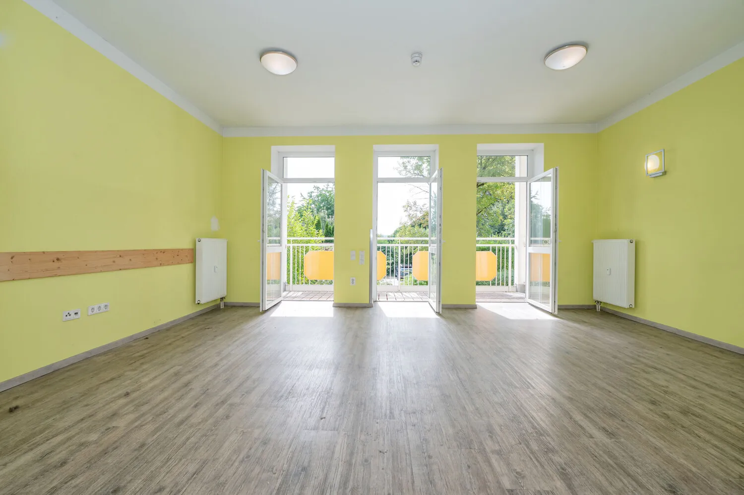 Ehemalige Praxisräume zum Rückbau
in 4 Wohnungen mit 234,39 m²