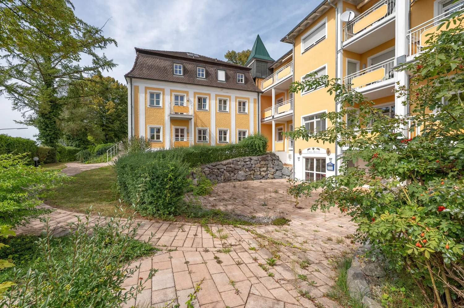 Ehemalige Praxisräume zum Rückbau
in 4 Wohnungen mit 234,39 m²