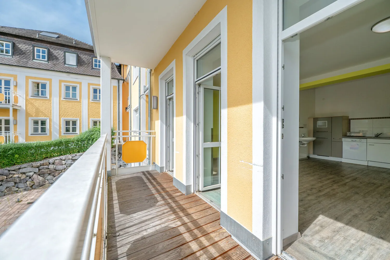 Ehemalige Praxisräume zum Rückbau
in 4 Wohnungen mit 234,39 m²