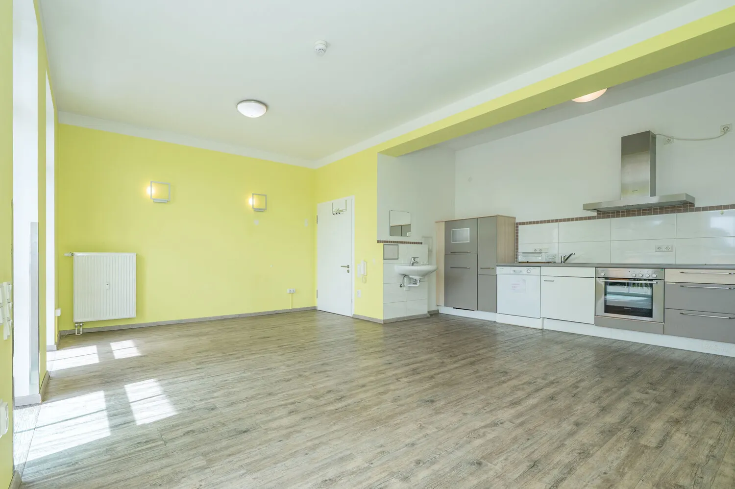 Ehemalige Praxisräume zum Rückbau
in 4 Wohnungen mit 234,39 m²