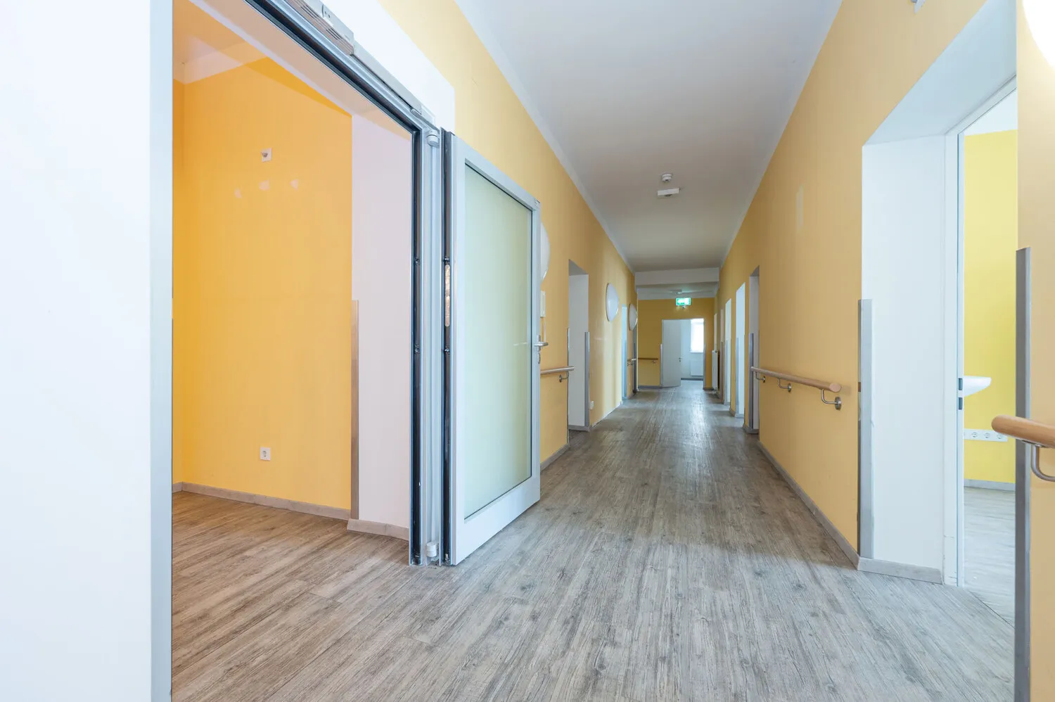 Ehemalige Praxisräume zum Rückbau
in 4 Wohnungen mit 234,39 m²