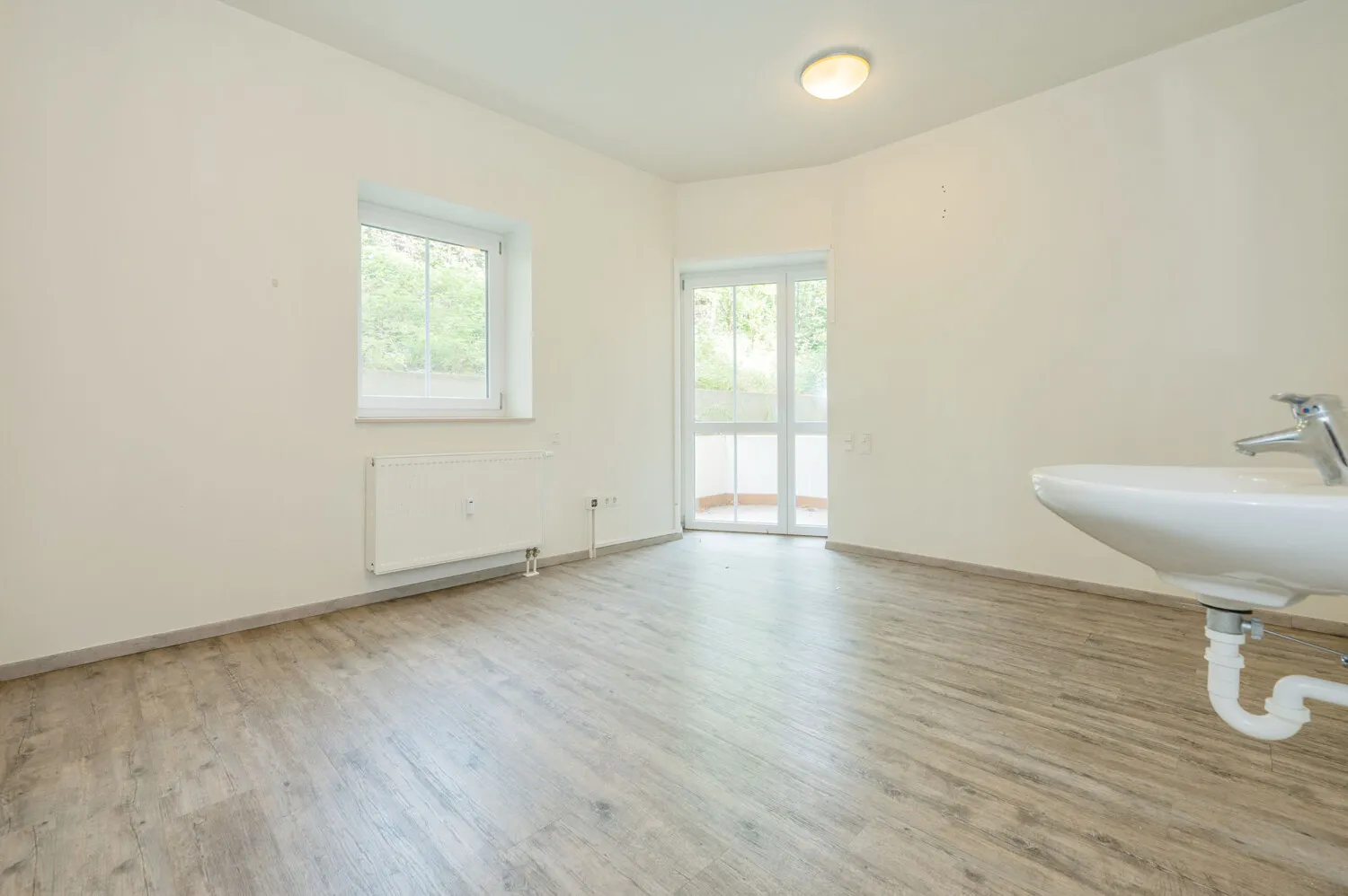Ehemalige Praxisräume zum Rückbau
in 4 Wohnungen mit 234,39 m²