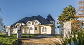 von_poll_real_estate_property_24158007_image_2