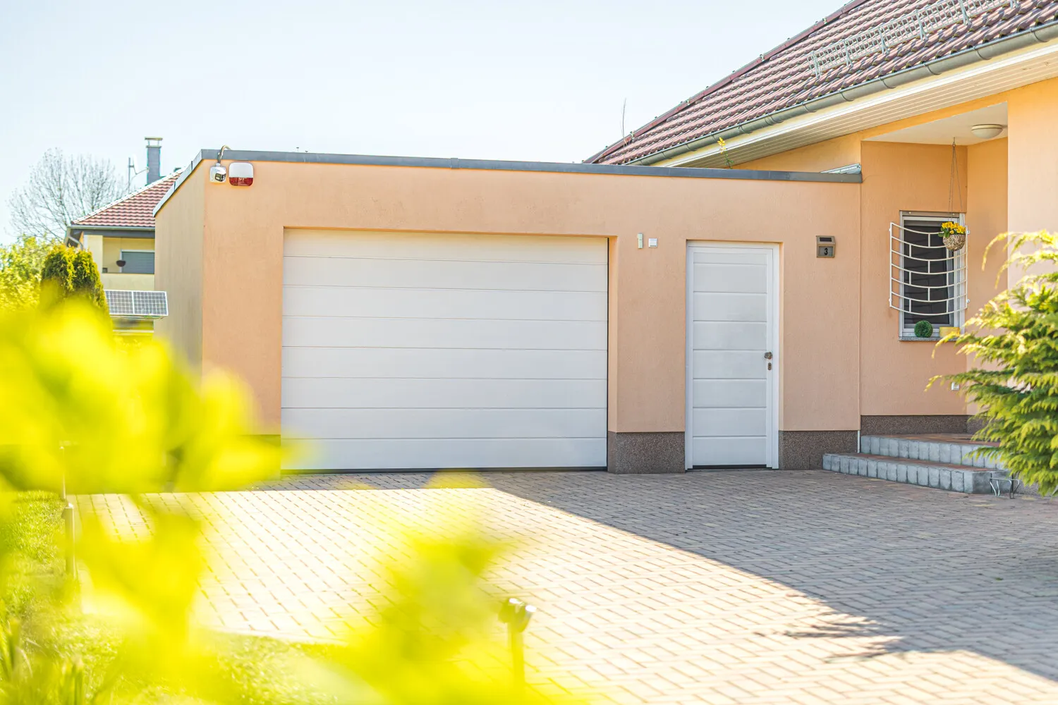 Garage mit separater Werkstatt