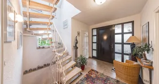 von_poll_real_estate_property_25474026_image_1