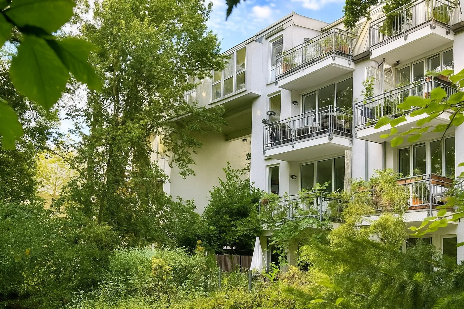 Balkon mit Blick ins Grüne