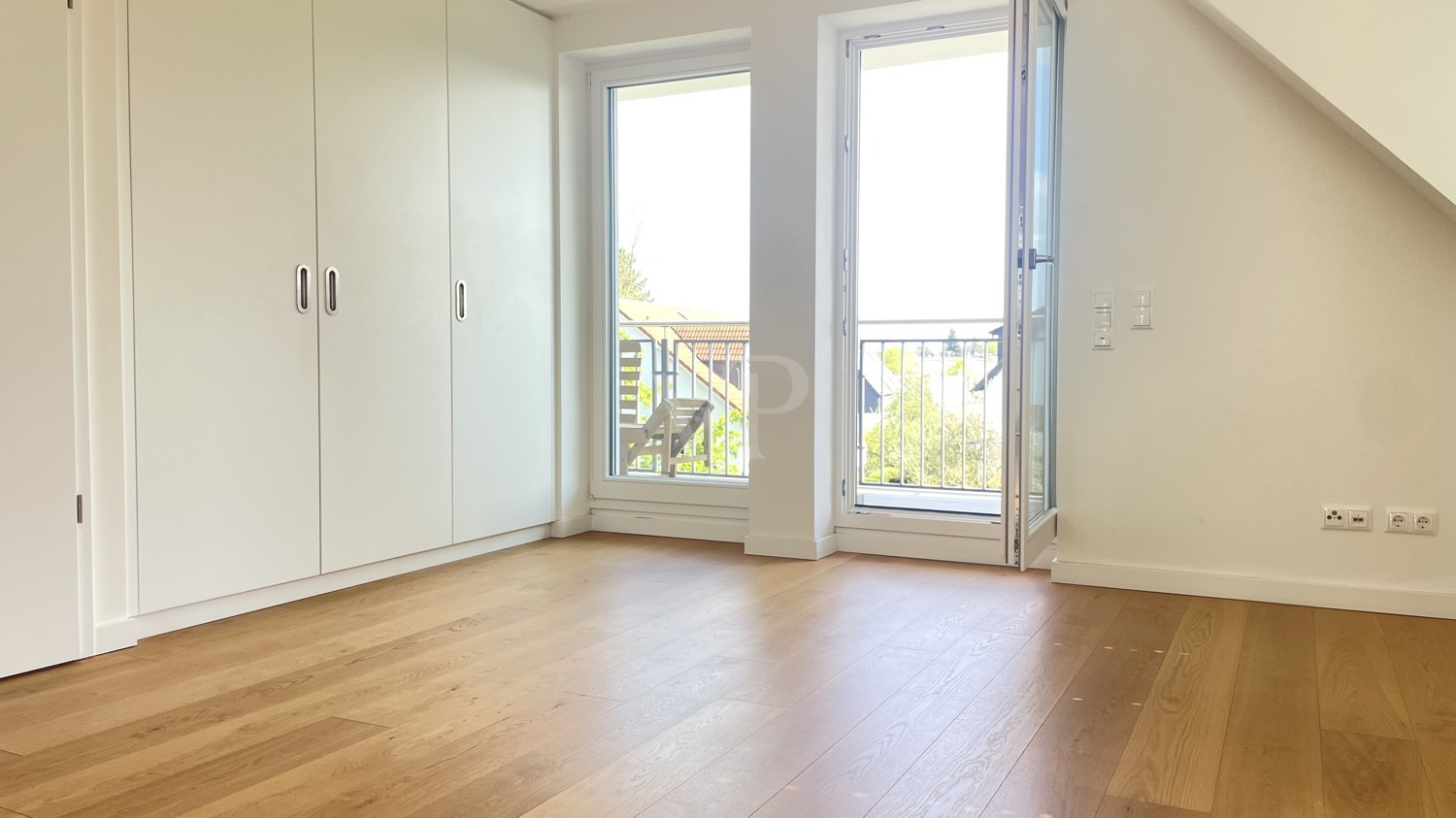 Einbauschränke und Balkon 2- OG