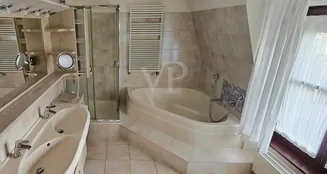 von_poll_real_estate_property_25002089_image_8