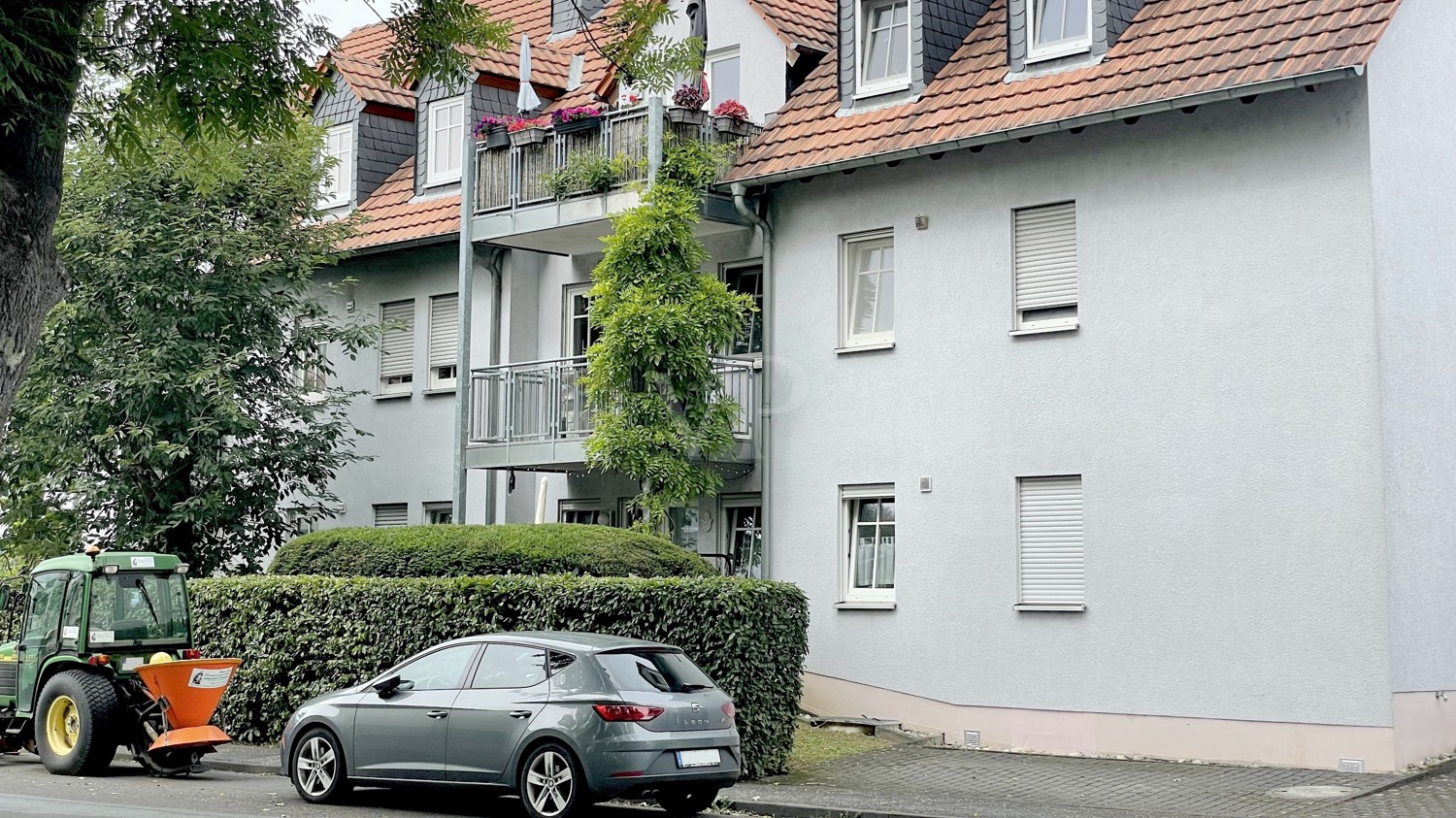 Parkplatz vor dem Haus