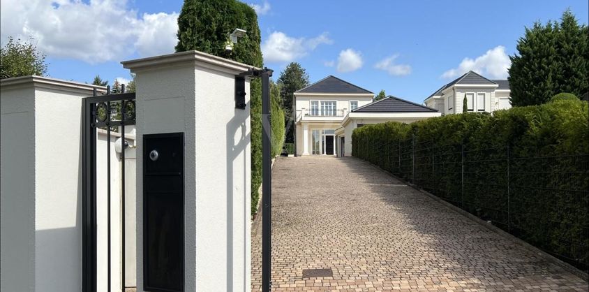 von Poll Immobilien GmbH