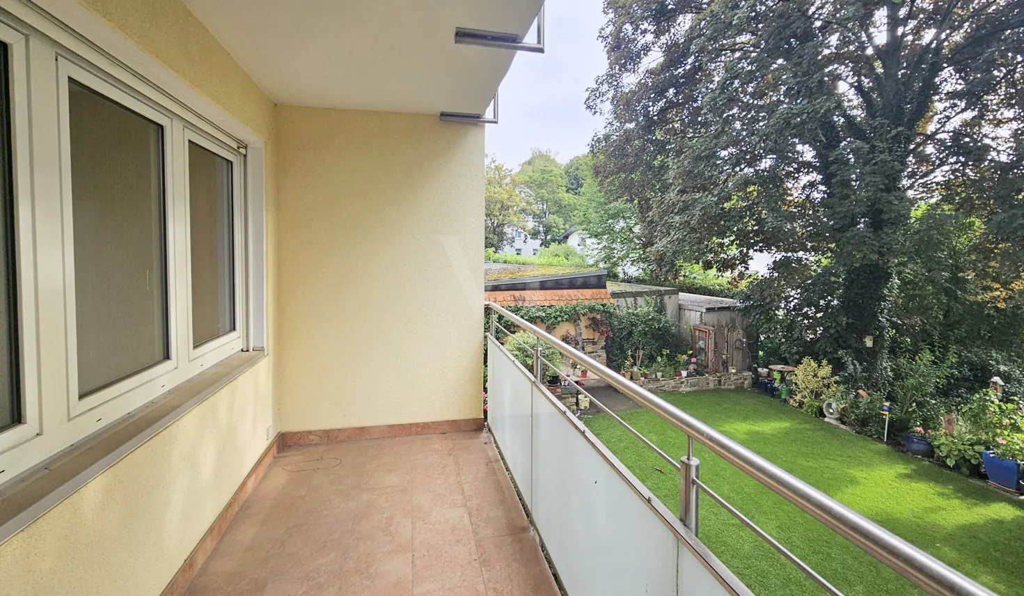 Balkon mit Blick ins Grüne