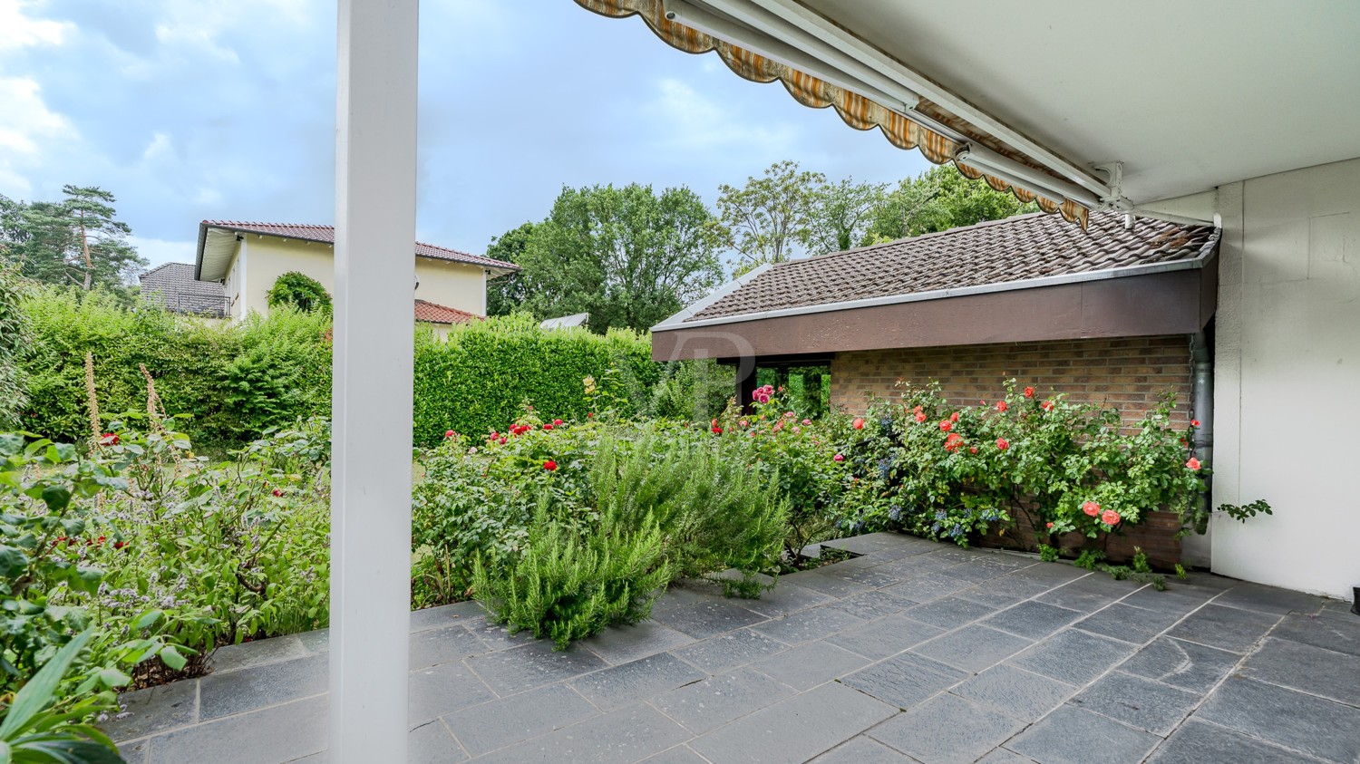 Terrasse und Garten