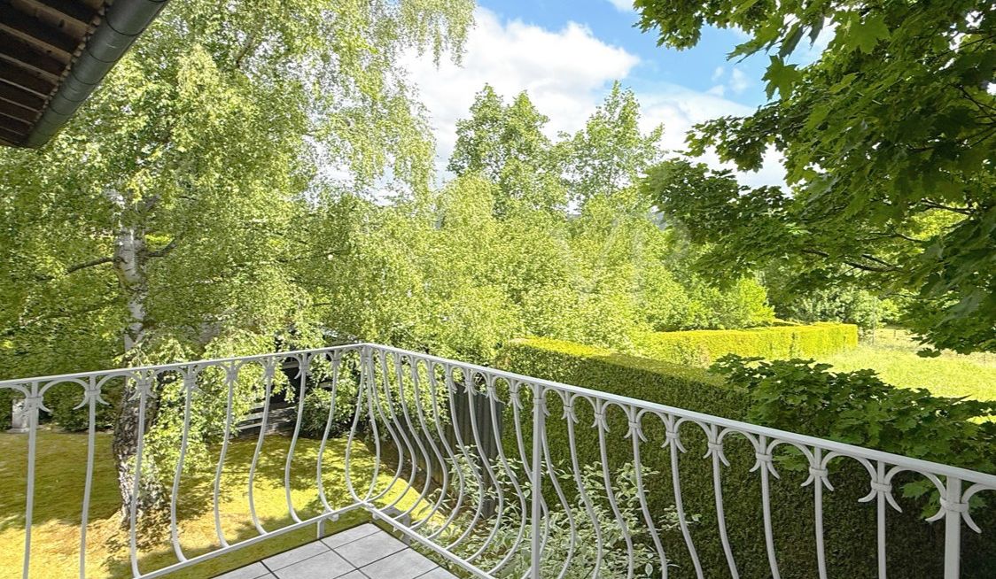 Balkon mit Blick in die Natur