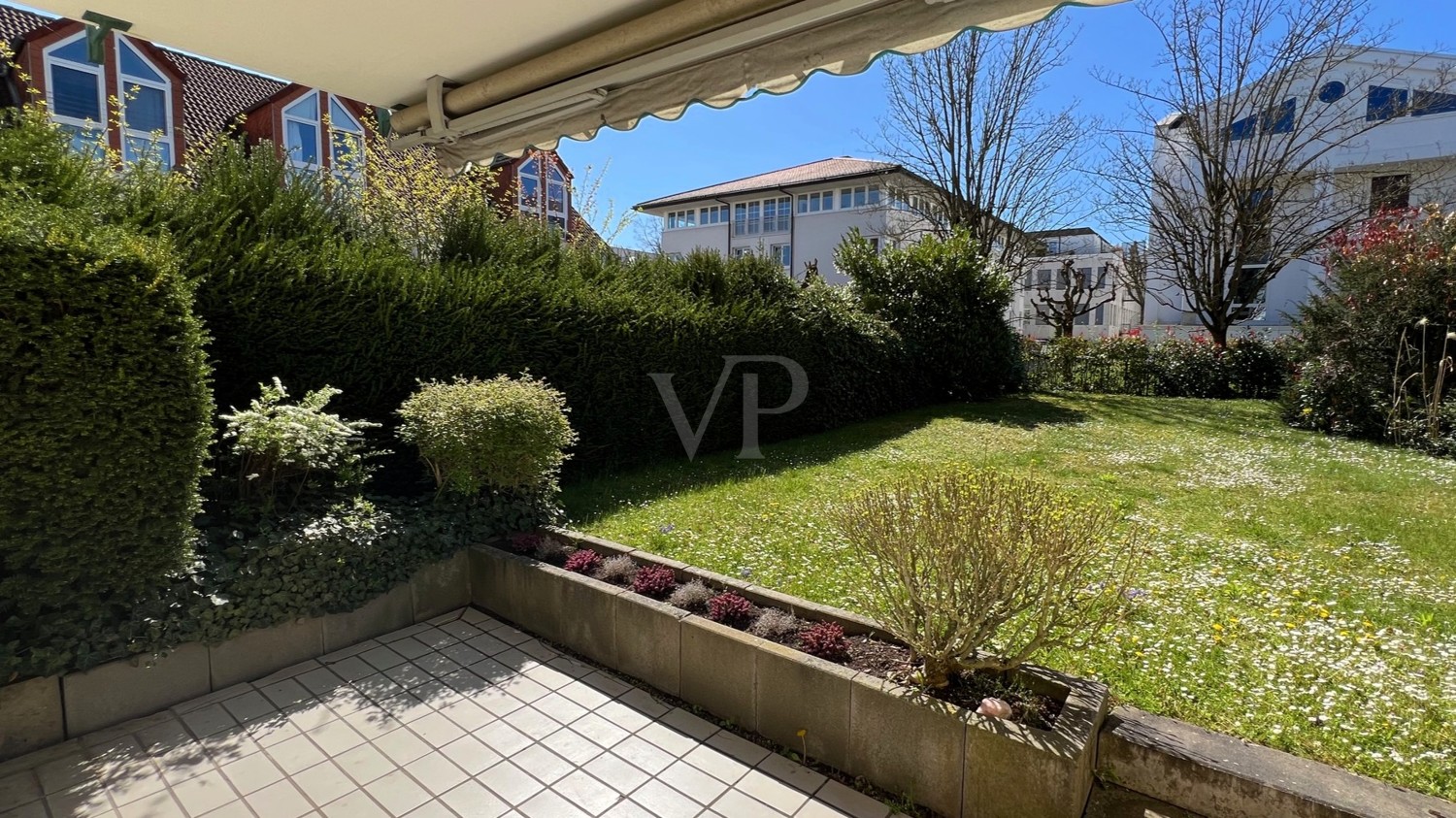 Terrasse mit Markise