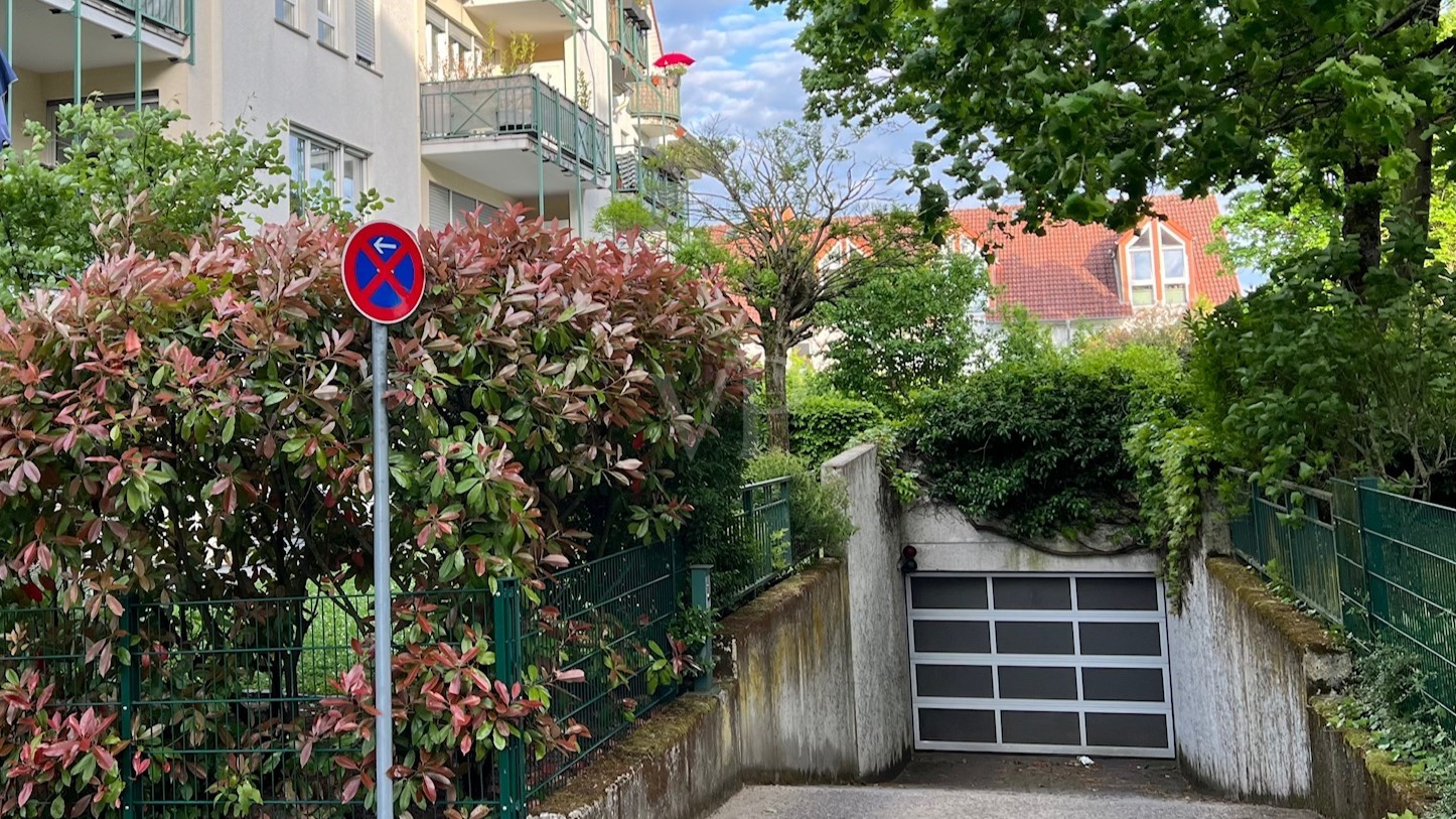 Tiefgaragenzufahrt