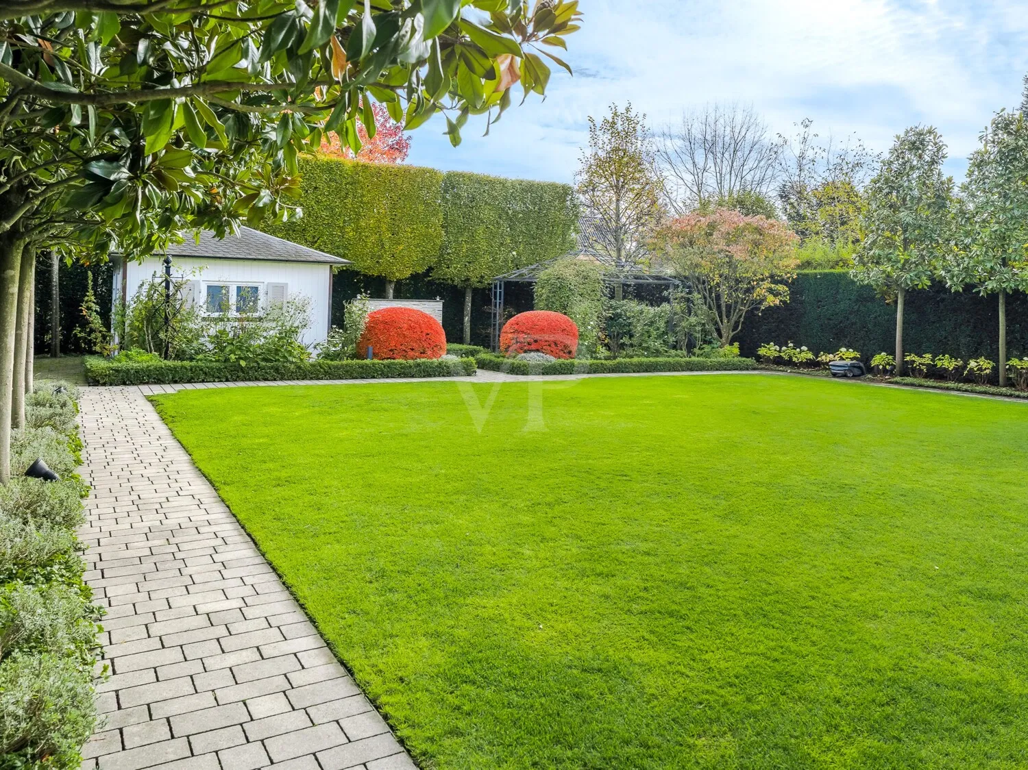 Garten mit Gartenhaus