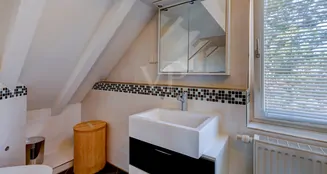 von_poll_real_estate_property_25002026a_image_8