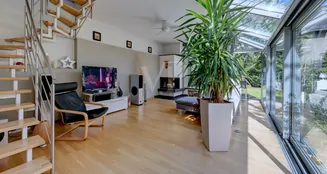 von_poll_real_estate_property_25002026a_image_1