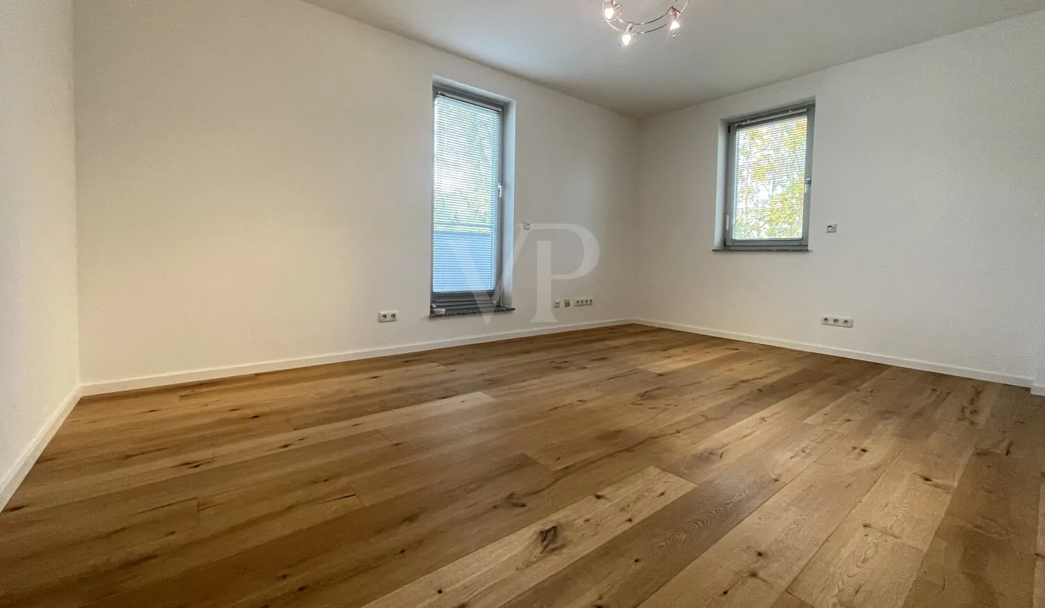 Schlafzimmer 3 mit Zugang zum kleinen Balkon