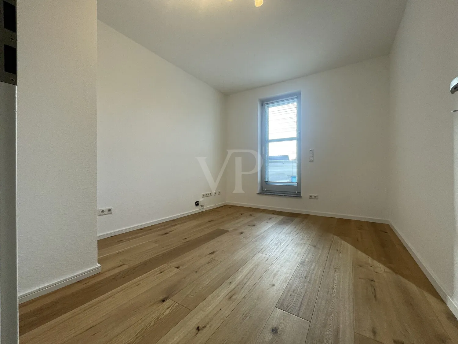 Schlafzimmer 2 mit Zugang zum Balkon