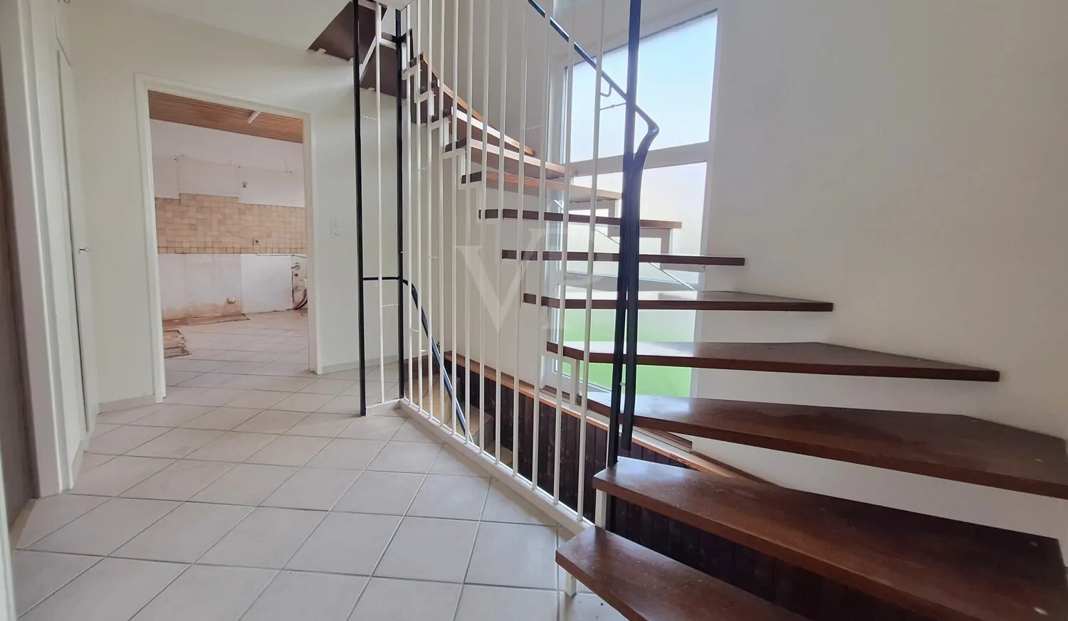 Flur Treppe ins 1. OG