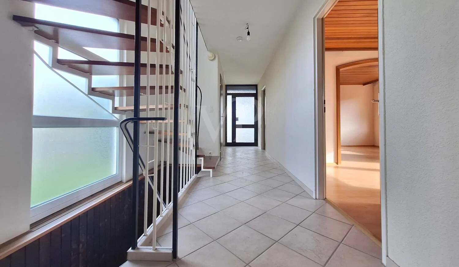 Flur Blick zur Küche