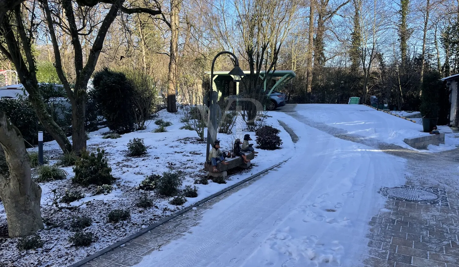 Privatweg zum Carport