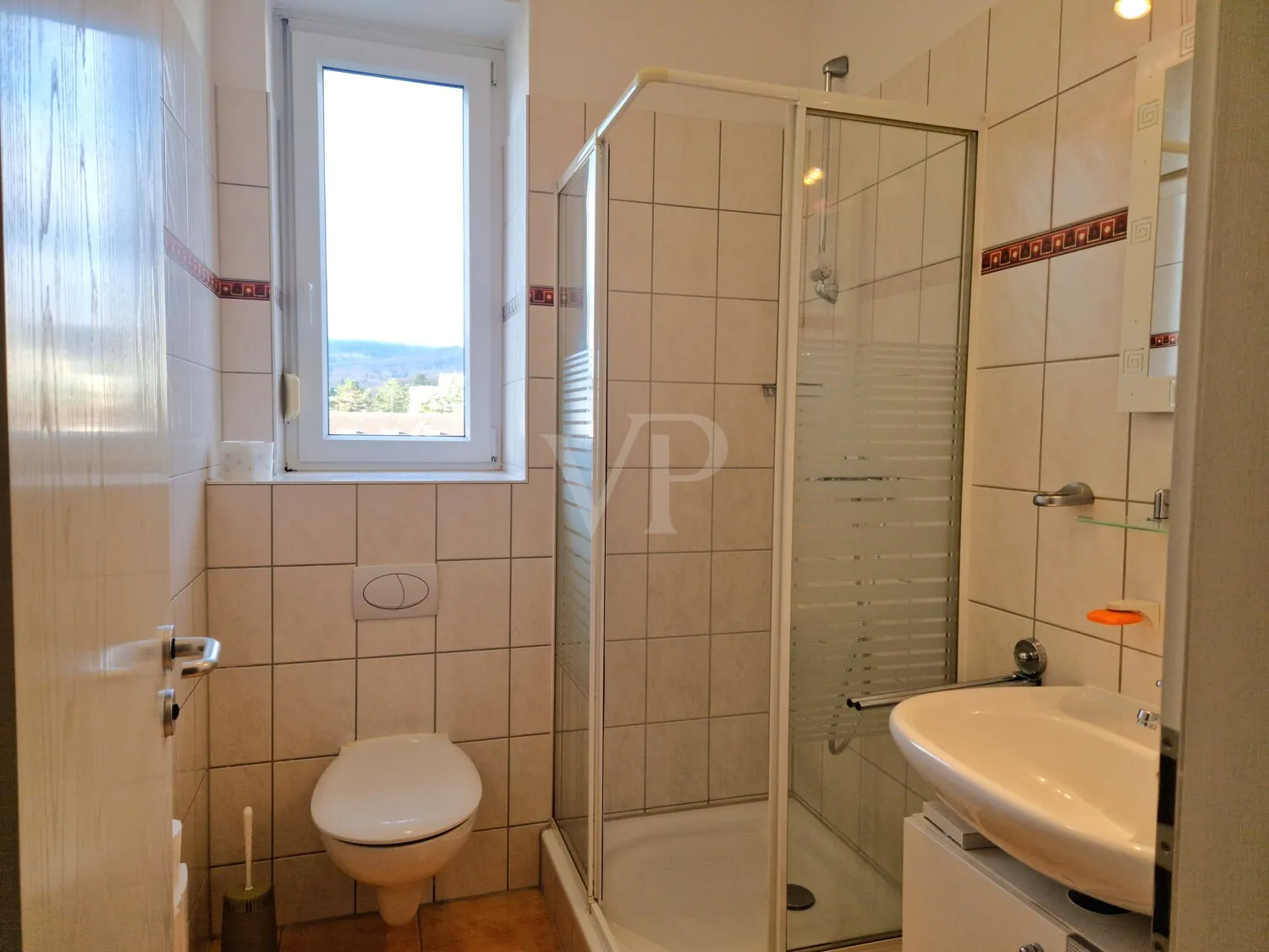 Gäste-WC mit Dusche