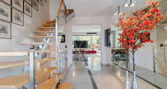 von_poll_real_estate_property_25002095_image_1