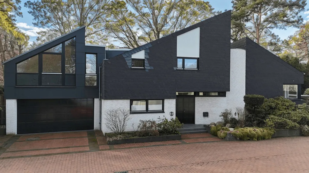 Großes Architektenhaus mit flexiblen Nutzungsmöglichkeiten in Hannover-Kirchrode